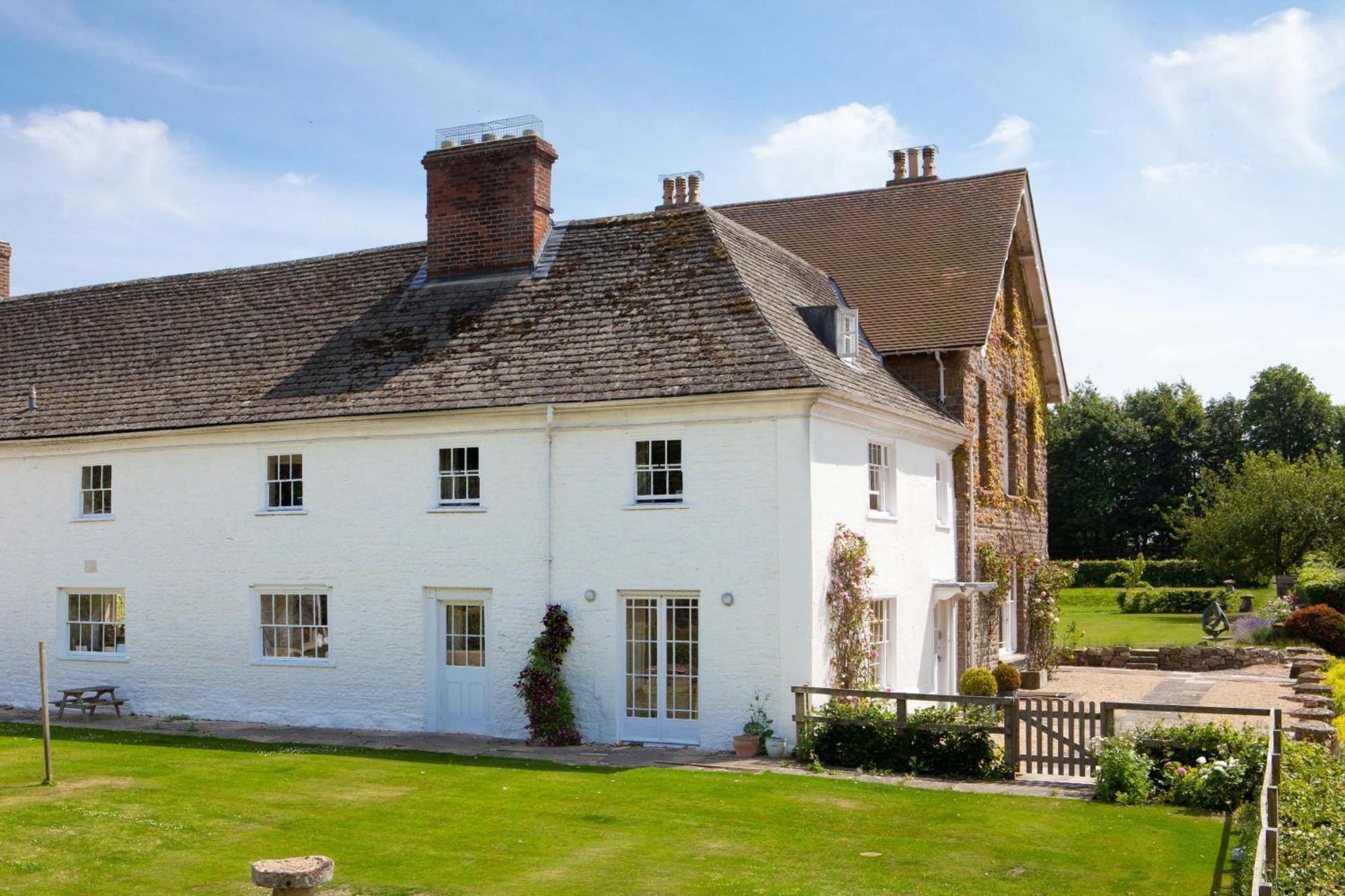Overtown Manor Bed And Breakfast 스윈던 외부 사진