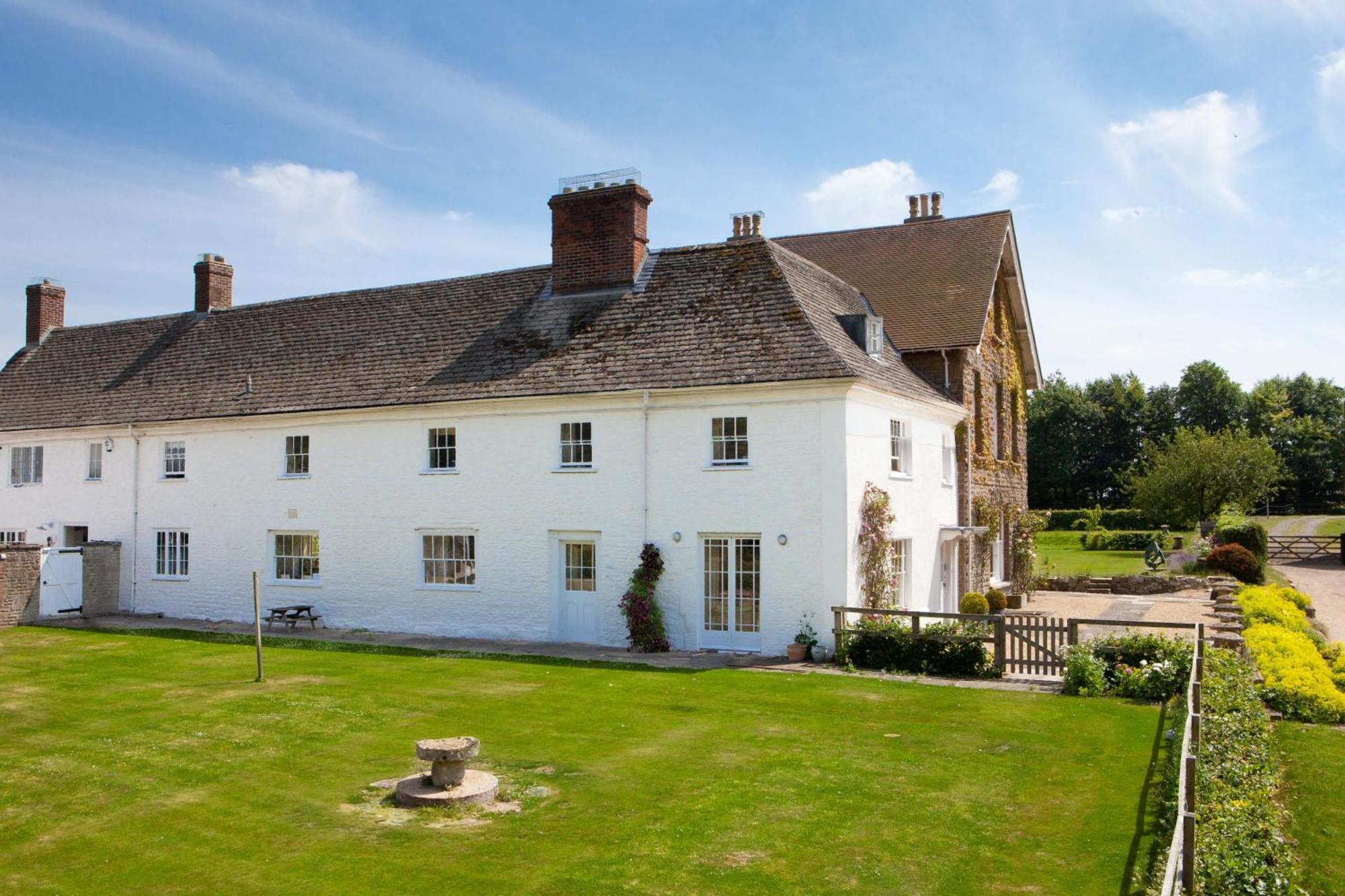 Overtown Manor Bed And Breakfast 스윈던 외부 사진