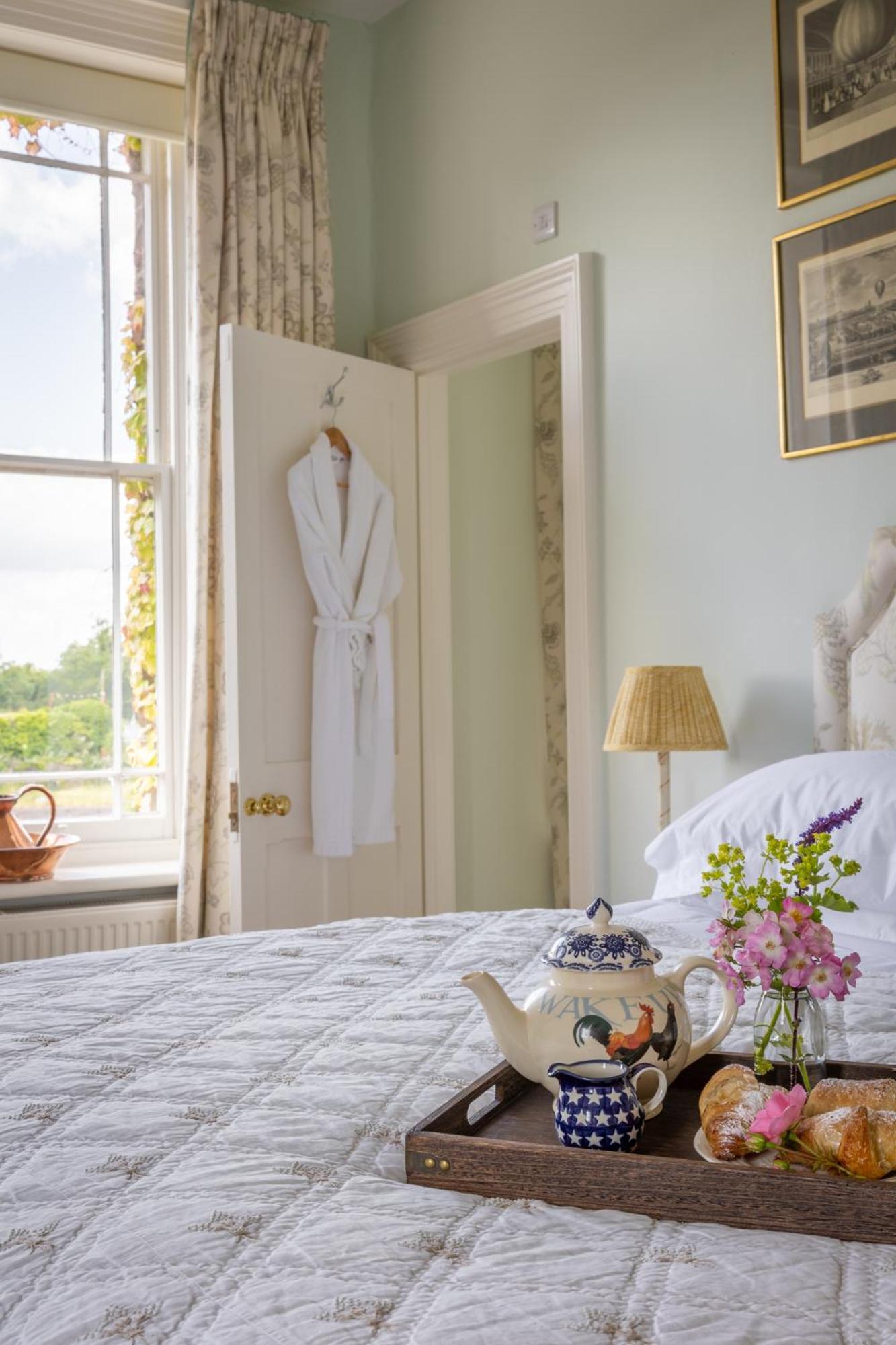 Overtown Manor Bed And Breakfast 스윈던 외부 사진
