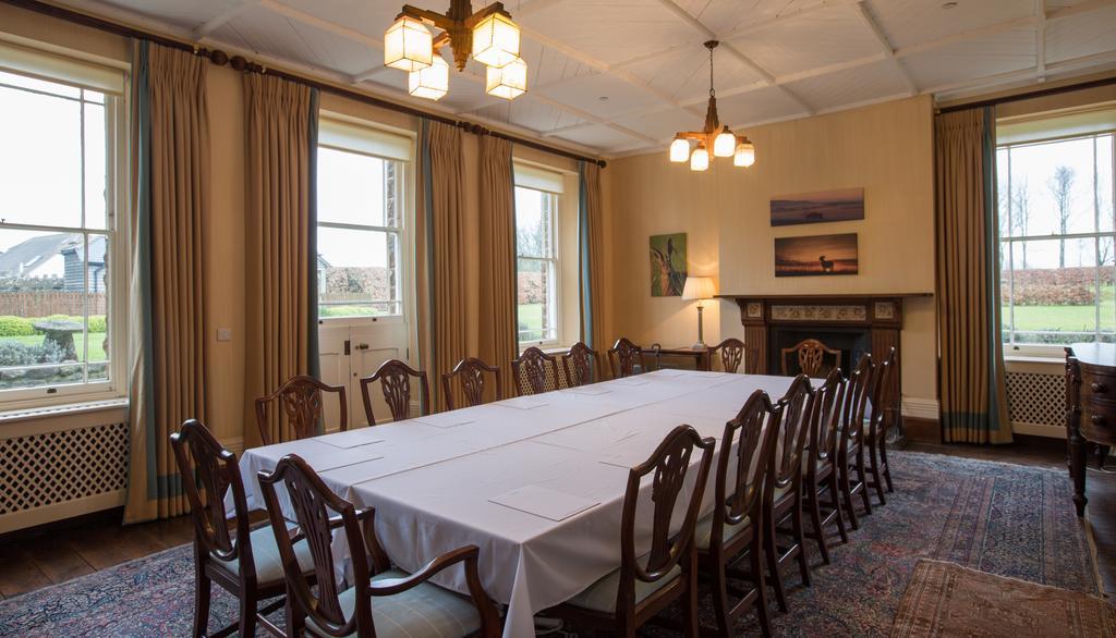 Overtown Manor Bed And Breakfast 스윈던 외부 사진
